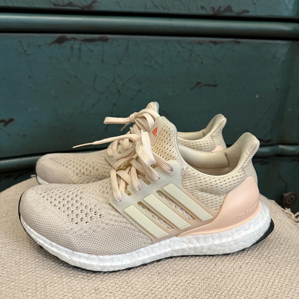 Adidas Nude/Pink sneakers